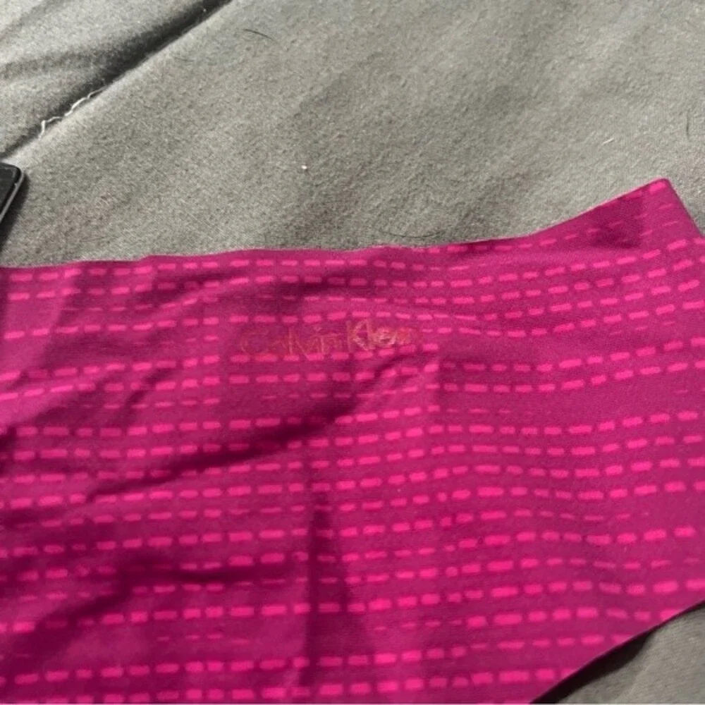 NWT Calvin Klein Pint Geometric Print Seamless Thong Panty Size Medium